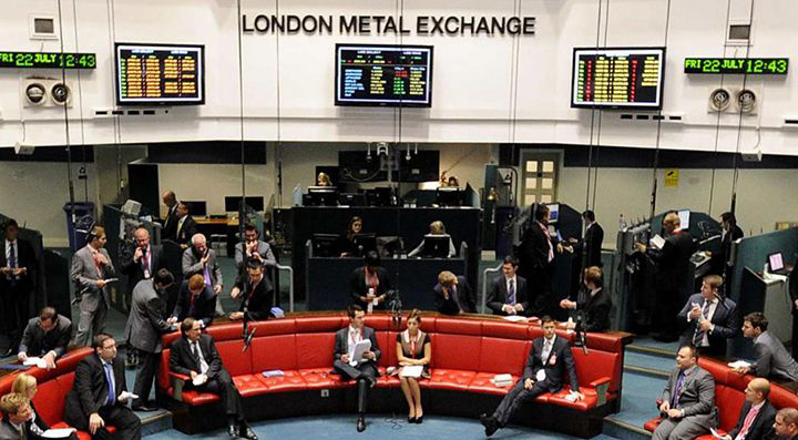 участники торговли на лондонской бирже цветных металлов
